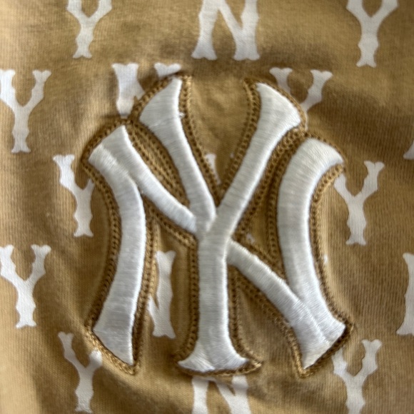 New York Yankees Tshirts Includes Both Tshirts for one price - Picture 5 of 7
